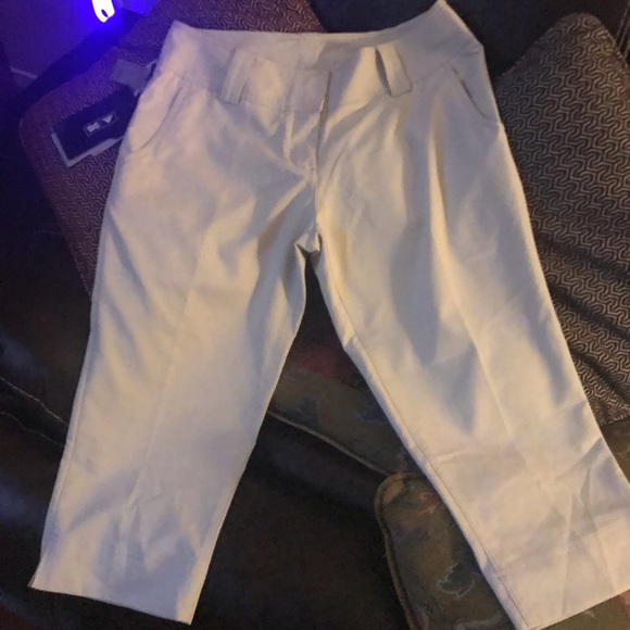Ecru capris Adidas brand new with tags - Picture 1 of 2